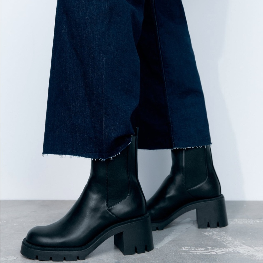 🆕 Zara Wide Heeled Ankle Boots w/ Lug Soles SIZE 8